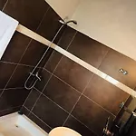 Fari Ξενοδοχείο Golem (Tirana)