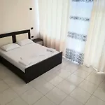 Fari Ξενοδοχείο Golem (Tirana)